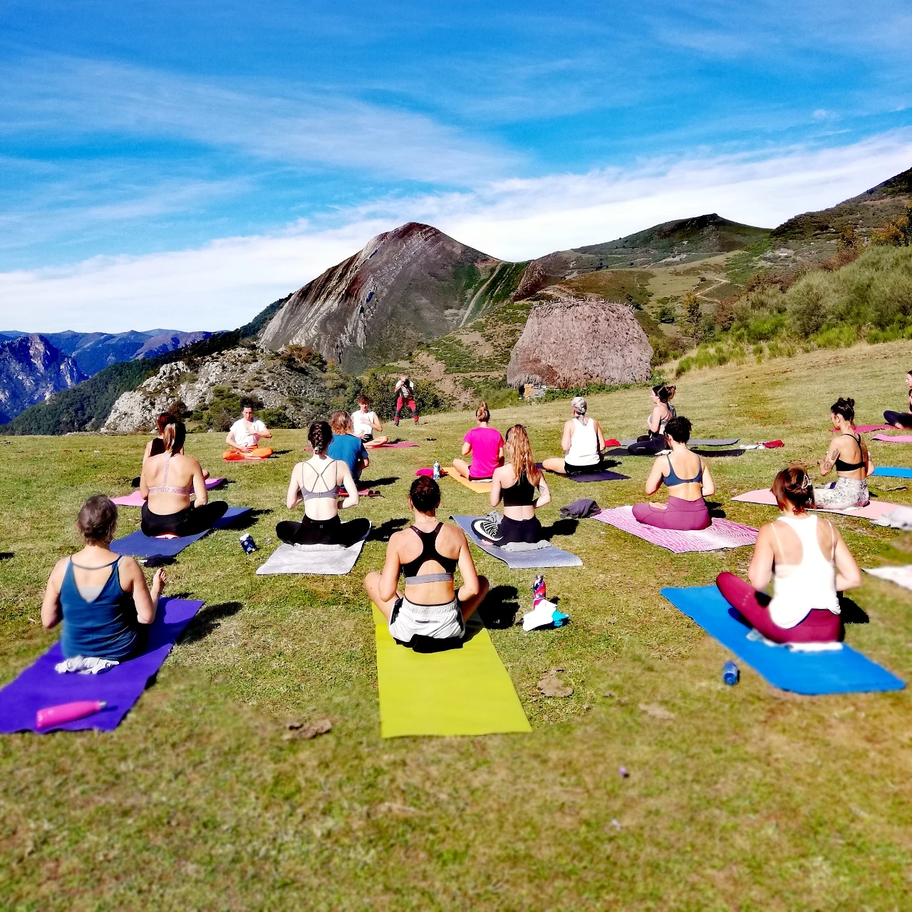 Nortrail Mountains Guías de Montaña Yoga + Trekking